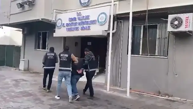 INTERPOL tarafından kırmızı bültenle aranan şüpheli, İzmir'de yakalandı