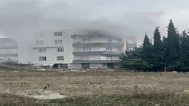 Çatıda çıkan yangın korkuttu