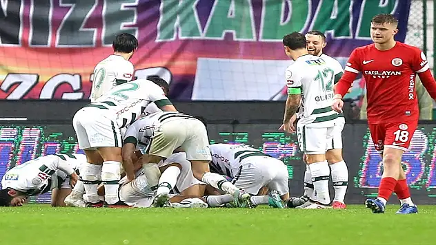 Konyaspor'da N'Zonzi ilki yaşadı!