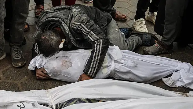 İsrail, Gazze'de 108 günde 11 bin çocuk öldürdü