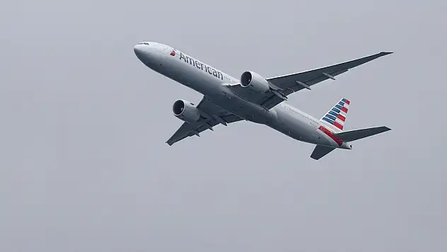 ABD'de yiyecek hazırlanan bölümünde yangın çıkan uçak erken iniş yaptı