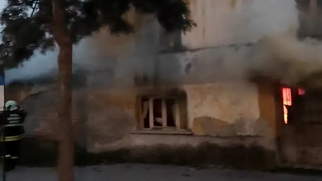 Metruk bina alevlere teslim oldu