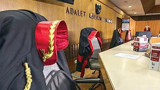 Hakim ve savcıların görevde yükselmelerine ilişkin kararlar Resmi Gazete'de