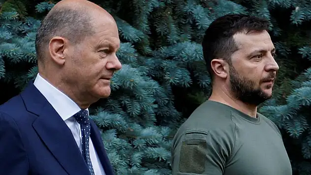 Scholz ve Zelenskiy Ukrayna'daki durumu görüştü