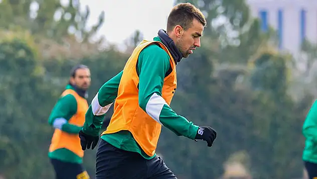 Konyaspor ara vermedi, Filip antrenmanda!