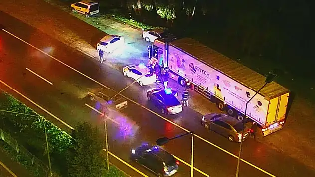 TIR'daki valizden uyuşturucu çıktı