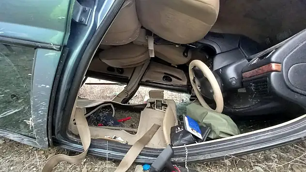 Otomobil devrildi: 3 yaralı