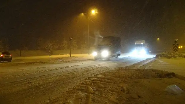 Bolu Dağı'nda kar yağışı etkisini artırdı