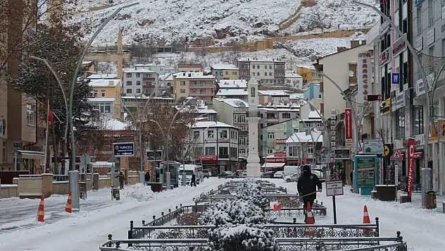 Kar kalınlığı 30 santimetreyi buldu!