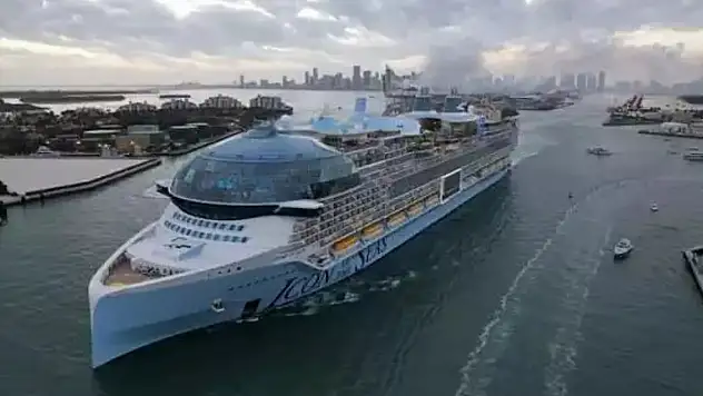 Dünyanın en büyük yolcu gemisi yola çıktı