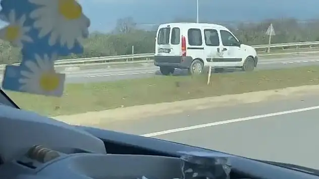 Ters şeritten giden minivan faciaya böyle davetiye çıkardı