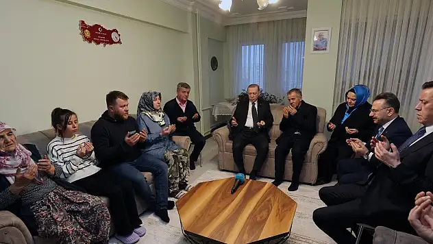 Cumhurbaşkanı Erdoğan şehit ailesini ziyaret etti