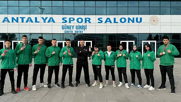 Meram Belediyespor kıck boks ringlerinde rüzgar gibi esti