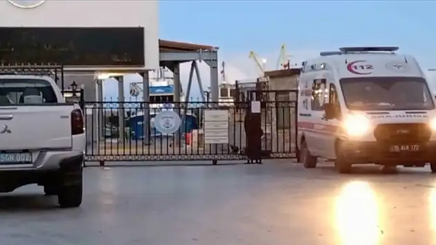 Dikili'de balıkçı teknesi battı: 3 ölü, 2 kayıp