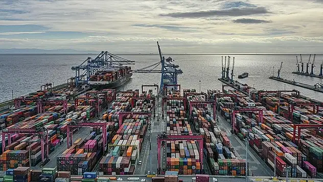 Türk lirasıyla dış ticaret hacmi 5 ayda 437,4 milyar lirayı buldu