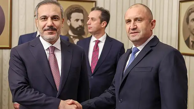 Bakan Fidan, Bulgaristan Cumhurbaşkanı Radev ile bir araya geldi