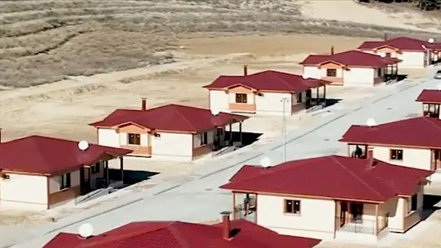 Deprem bölgesindeki çelik köy evlerinin ilk etabı 6 Şubat'ta teslim edilecek