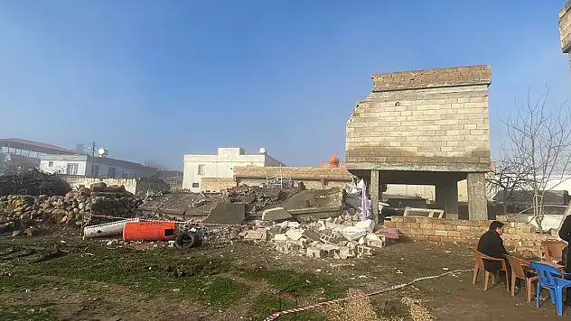 Şanlıurfa'da 2 katlı ev çöktü: 2 ölü, 8 yaralı