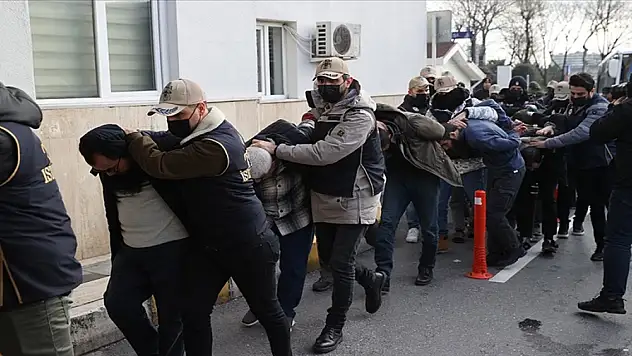 Son Dakika! Santa Maria Kilisesi'ndeki saldırıyla bağlantılı olan DEAŞ üyesi 17 şüpheli yakalandı