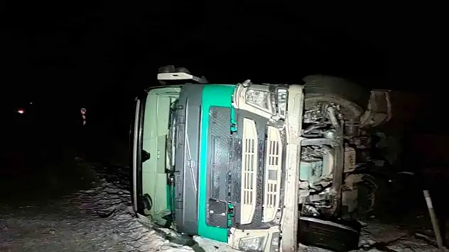 Ağrı'da İpek Geçidi bölgesinde iki ayrı kaza: 4 yaralı