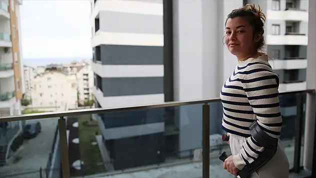 Enkazdan 177 saat sonra kurtarılan Derya yaşadıklarını ilk kez anlattı