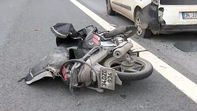 TEM'de emniyet şeridindeki araca arkadan çarpan motosikletli kurye öldü