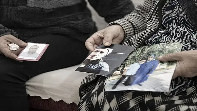 Depremde 60'tan fazla yakınlarını kaybettiler