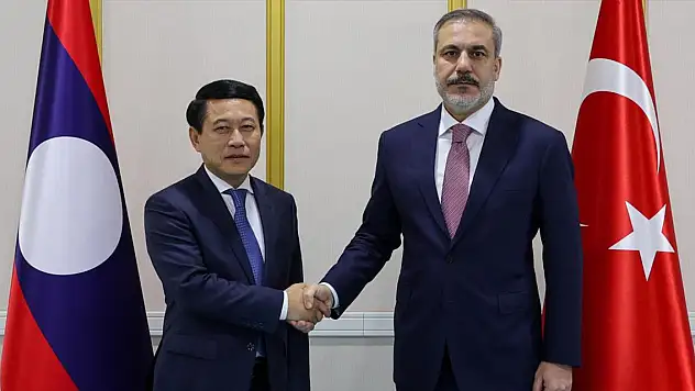 Bakan Fidan, Laoslu mevkidaşı Kommasith ile görüştü