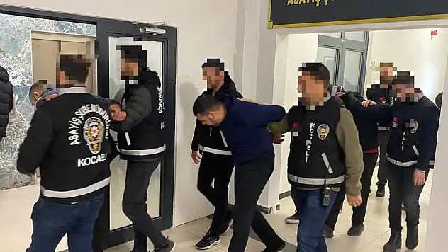 Polisin takibindeki hırsızlık çetesi suçüstü yakalandı