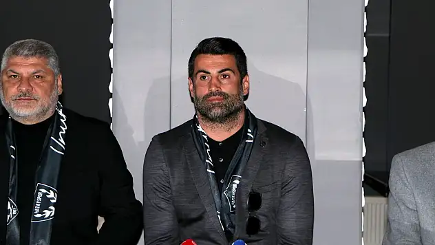 Hatayspor'un Teknik Direktörü Volkan Demirel: Beni sevmeyebilirsiniz ama Hatay'ı sevin