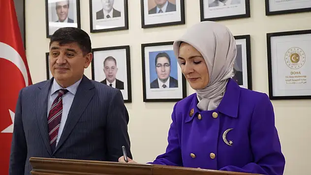 Bakan Göktaş, Türkiye'nin Doha Büyükelçiliğini ziyaret etti