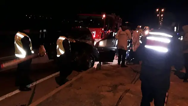 Kayseri-Ankara kara yolunda otomobiller çarpıştı 2 ölü, 5 yaralı