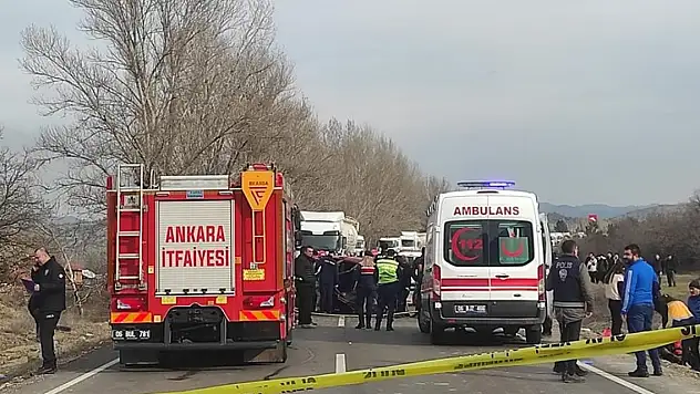 İki otomobil çarpıştı! 4 kişi öldü, 2 kişi yaralandı