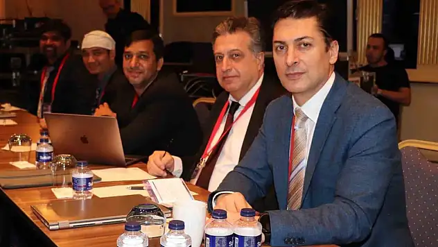 23 ülkeden omurga cerrahisi uzmanları Türkiye'de buluştu