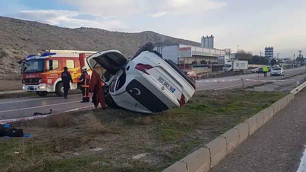 Aracı hurdaya döndü... İzindeki asker, kazada ağır yaralandı