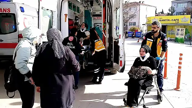 Kamyonet, aday sürücünün kullandığı otomobile çarptı, yaralılar var