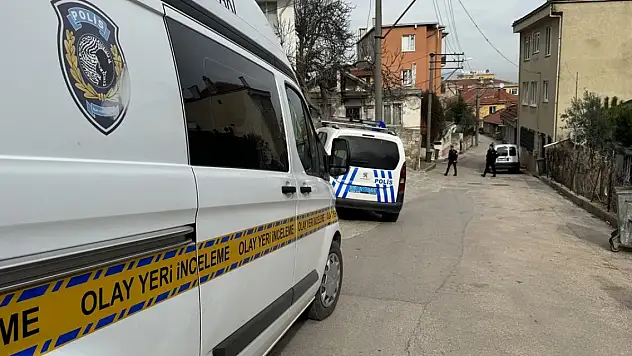 Birlikte yaşadığı kadının oğlu tarafından bıçaklanan kişi öldü