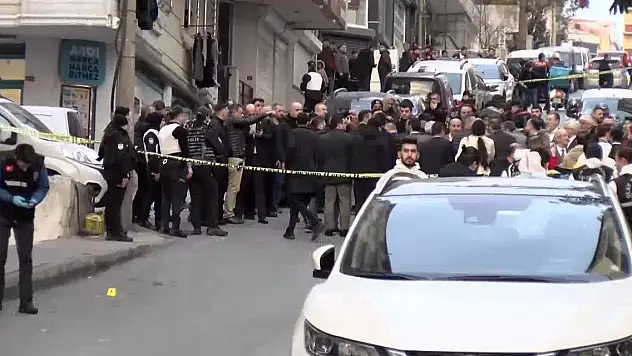 Küçükçekmece'de AK Parti belediye başkan adayının seçim çalışması sırasında silahlı saldırı