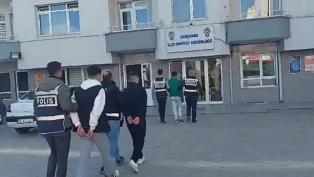 Otomobil hırsızları yakalandı