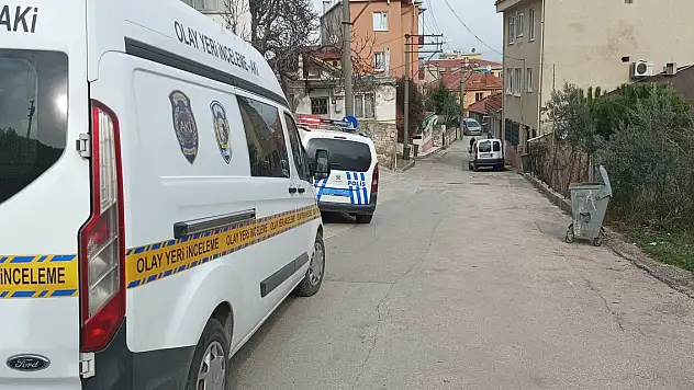 Annesine şiddet uygulayan üvey babasını öldüren 15 yaşındaki çocuk tutuklandı