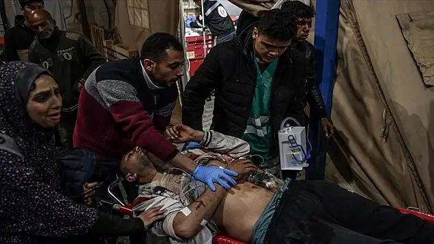 İsrail'in, Refah'a saldırılarında 100'den fazla kişi öldü