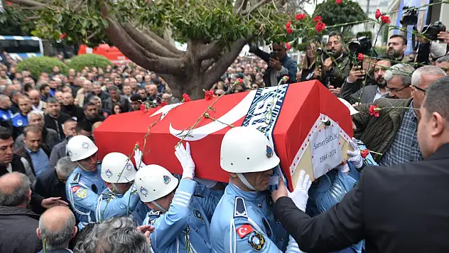 Adana Büyükşehir Belediye Başkanı Karalar'ın özel kalem müdür vekili için tören düzenlendi