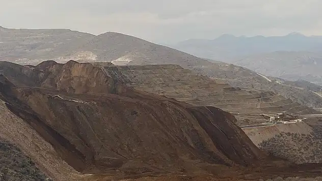 'Sabırlı Deresi'nin Fırat Nehri'ne ulaştığı menfezin kapakları kapatıldı'