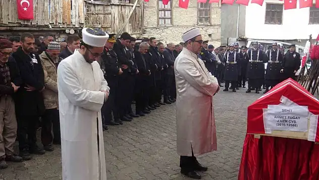 Şehit Uzman Çavuş Ahmet Tuğay Karaman'da ebediyete uğurlandı