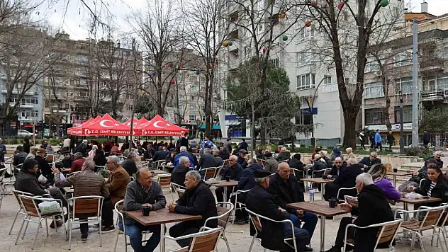 Zamlara inat bu kafede çay 3 TL!