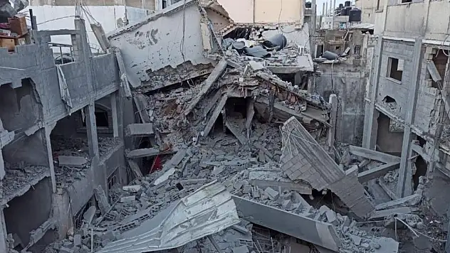 İsrail, Maghazi Mülteci Kampını vurdu