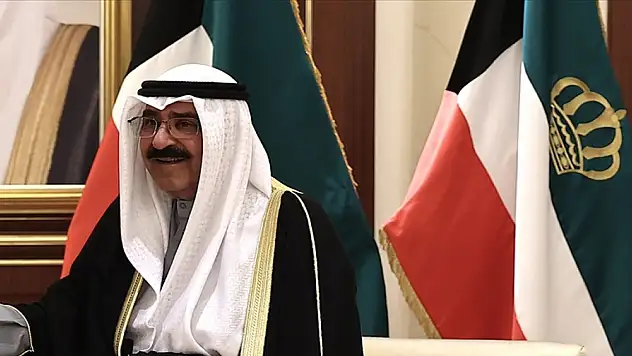 Kuveyt Emiri Sabah, Meclisi feshetti