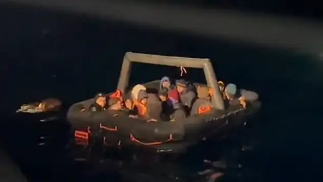 İzmir açıklarında düzensiz göçmen yoğunluğu