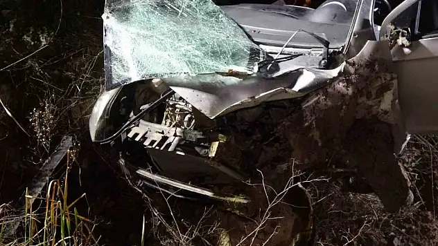 Otomobil şarampole yuvarlandı, sürücü hayatını kaybetti