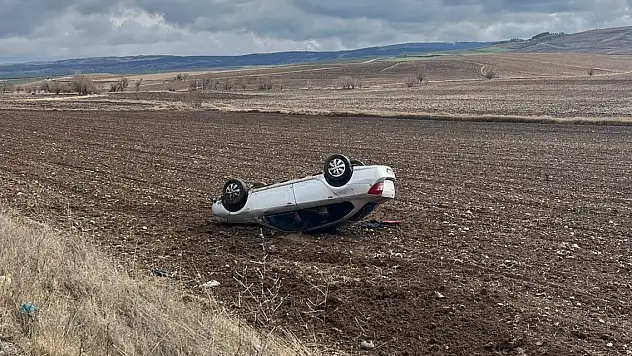 Otomobil takla attı: 2 yaralı